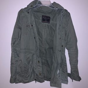 Army green military jacket 🌲🌎🍏